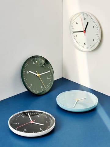 Wall Clock veggklokke Ø 26,5 cm - Blue - HAY