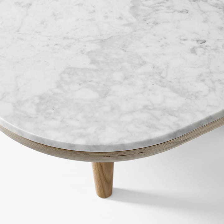 Fly bord SC4 - lys oljet eik + hvit marmor - &Tradition