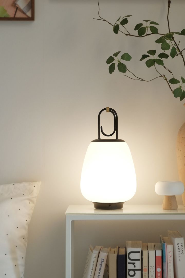 Her ser du den bærbare Lucca-bordlampen i hjemmet til @gippmy