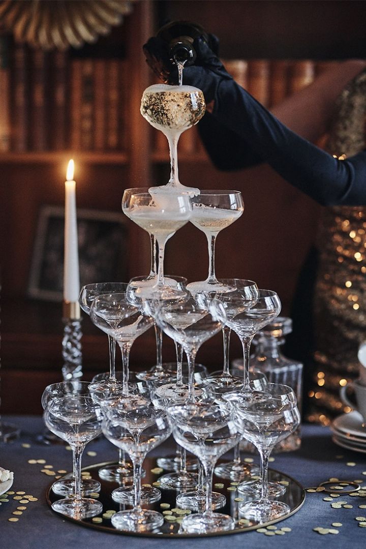 Champagnetårn til nyttår med glass fra Orrefors & Spiegelau skaper stemning på nyttårsfesten.